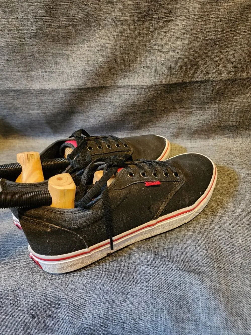 Men's Size 10.5 Vans Off The Wall 500714 Black/Red Canvas Lace Up Shoes
